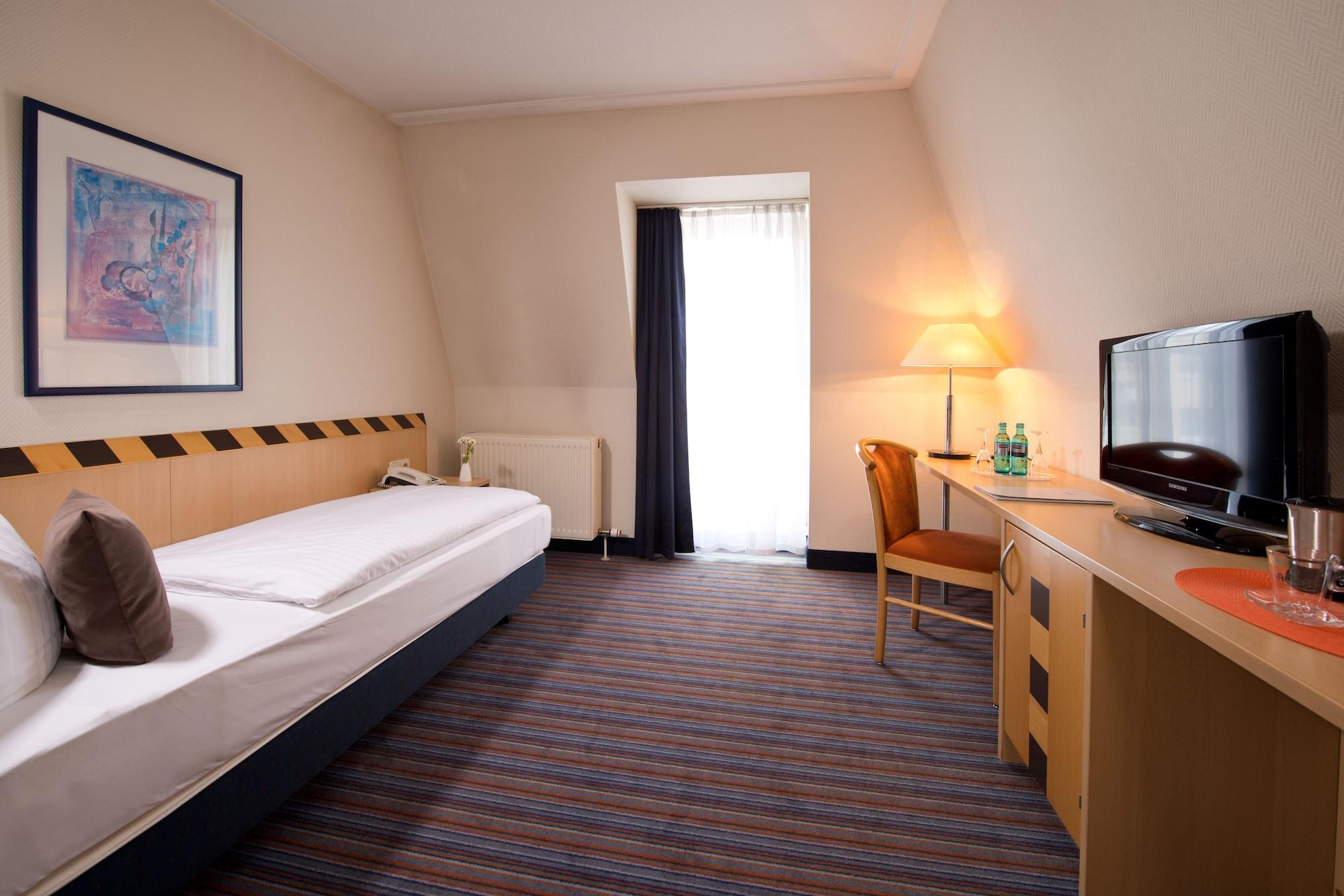 Achat Hotel Dresden Elbufer Ngoại thất bức ảnh