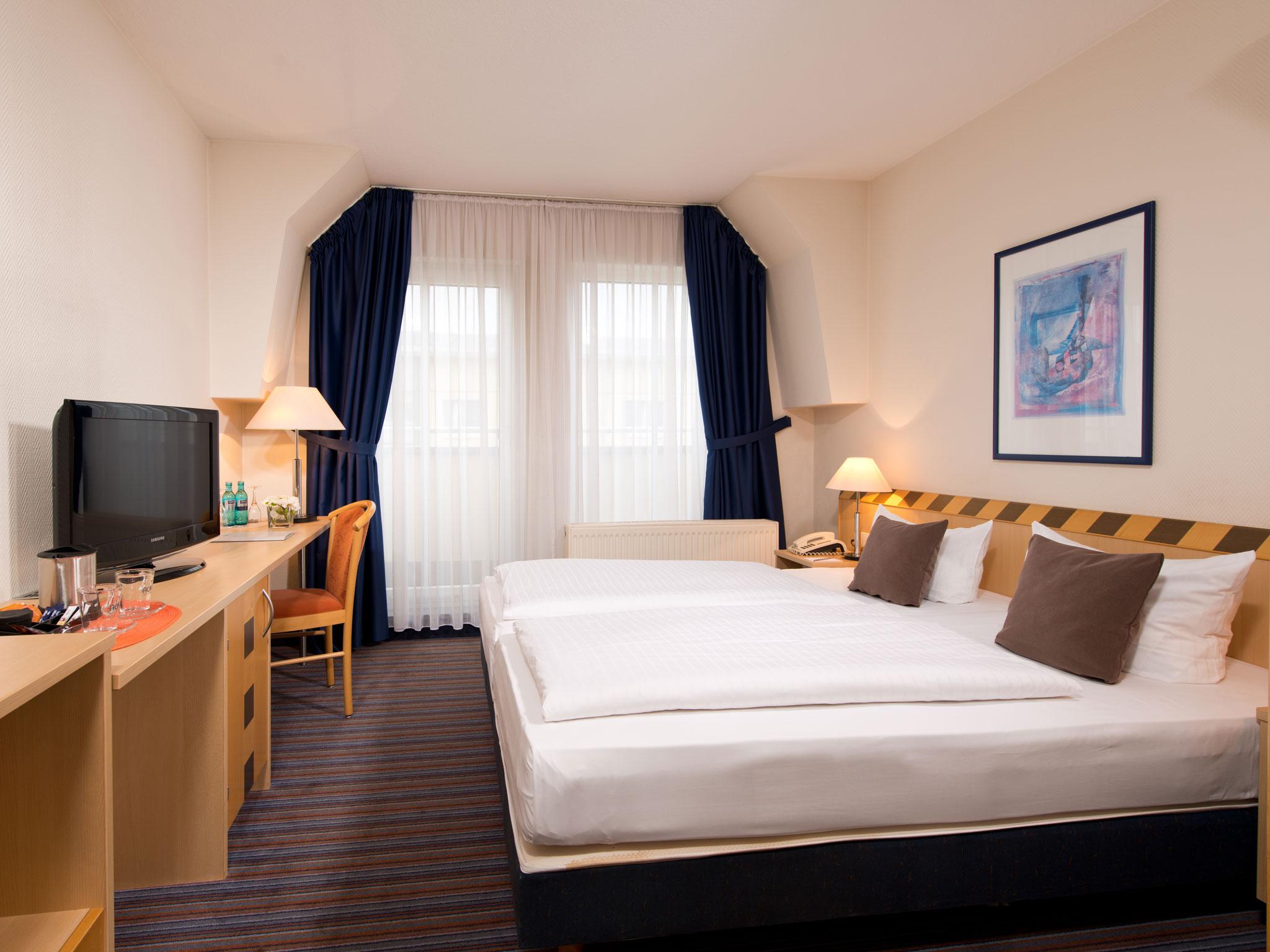 Achat Hotel Dresden Elbufer Ngoại thất bức ảnh