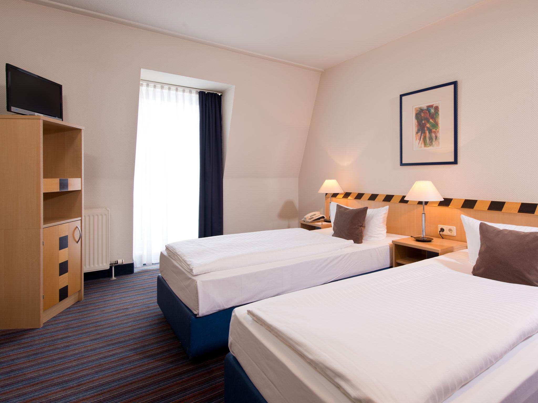 Achat Hotel Dresden Elbufer Ngoại thất bức ảnh