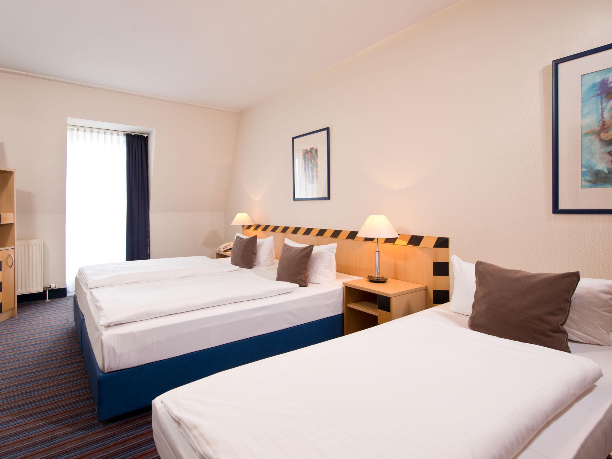 Achat Hotel Dresden Elbufer Ngoại thất bức ảnh